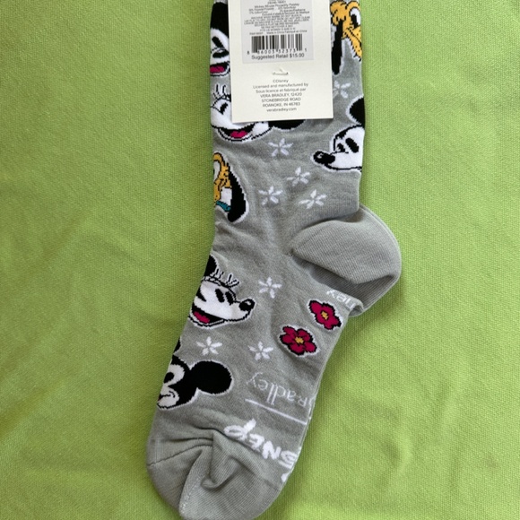 VERA BRADLEY DISNEY CREW SOCKS:NWT MICKEYDILLY PAISLEY - Picture 6 of 10